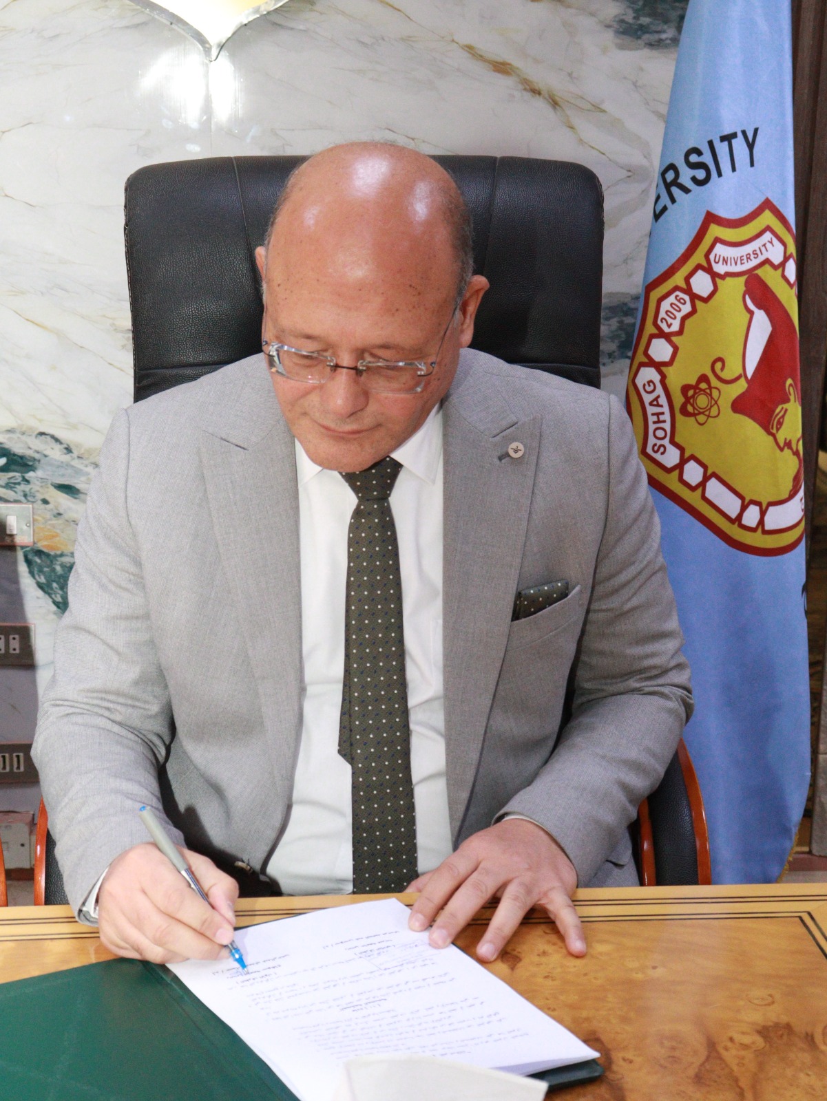 جامعة سوهاج توقع اتفاقيات مع جامعة ميريت لتعزيز التعليم الطبي