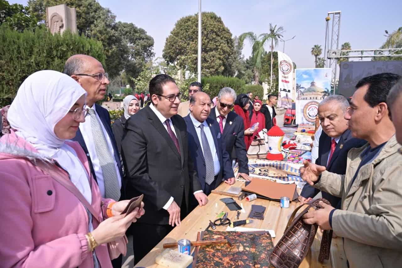 جامعة القاهرة تحتفل باستقبال طلابها مع بدء الفصل الدراسي الثاني