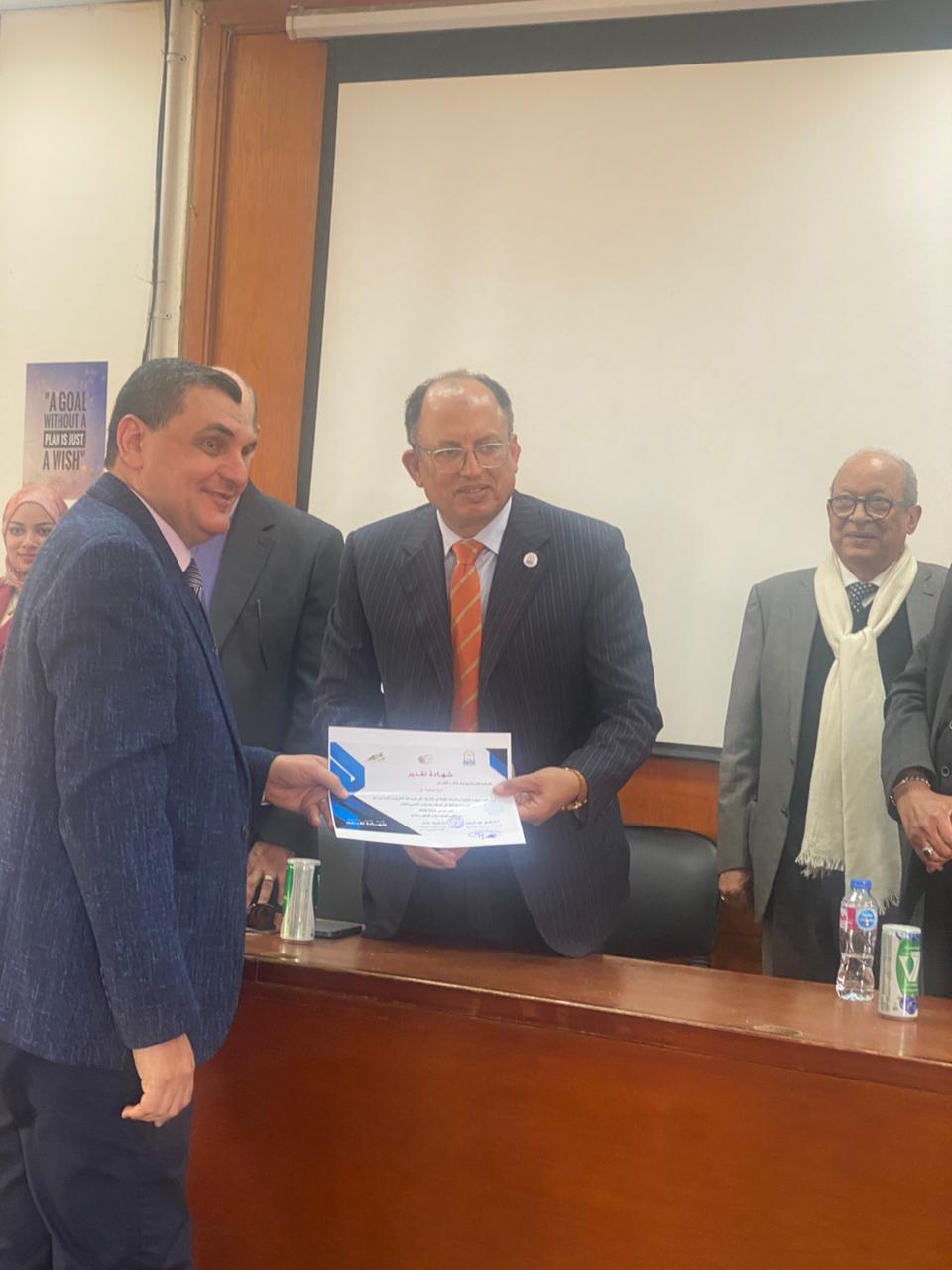 إبداعات الغزل والنسيج تتألق في ملتقى جامعة العاصمة للفنون التطبيقية