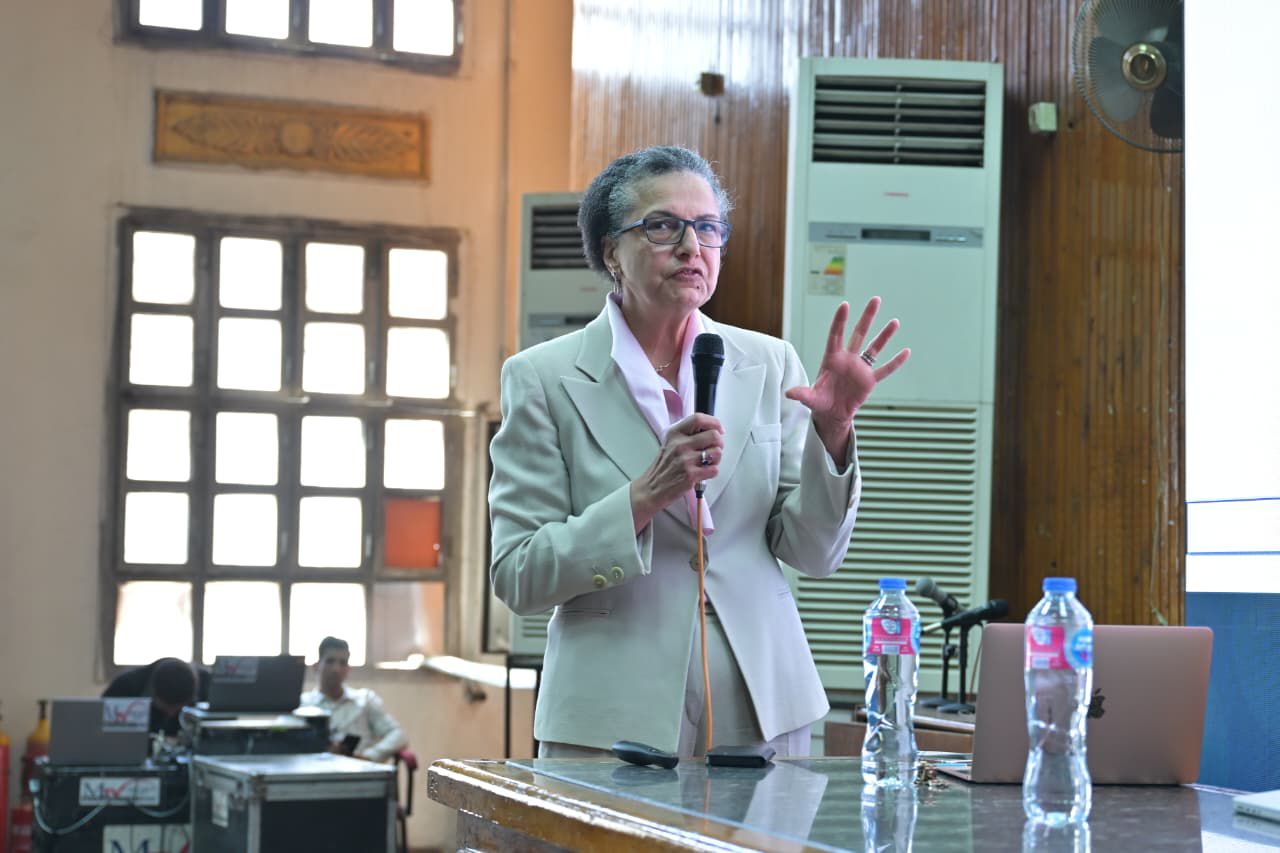 مؤتمر التحكيم في عقود الاستثمار يواصل فعالياته لليوم الثاني بثلاث ورش عمل متخصصة بكلية الحقوق جامعة القاهرة