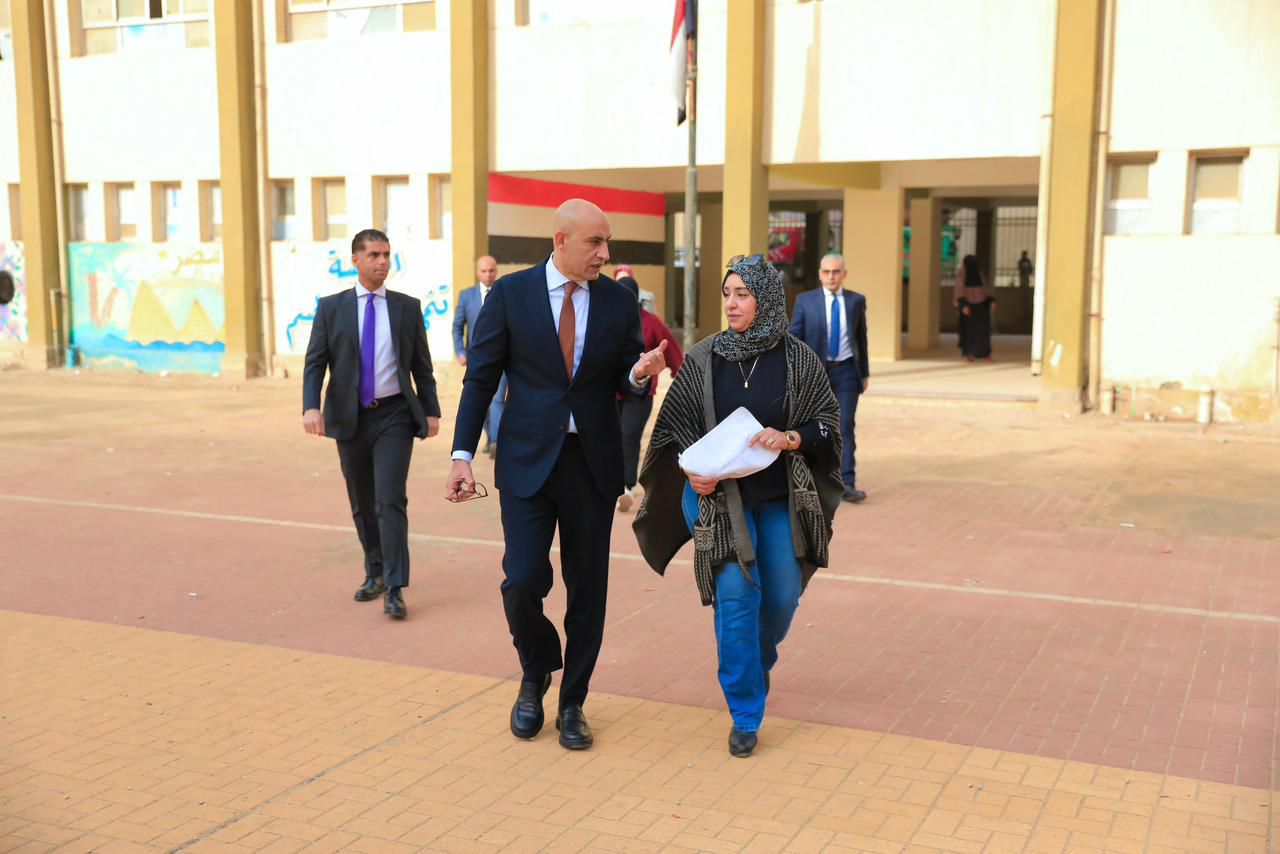 وزير التربية والتعليم يتفقد مدارس تحيا مصر بالأسمرات