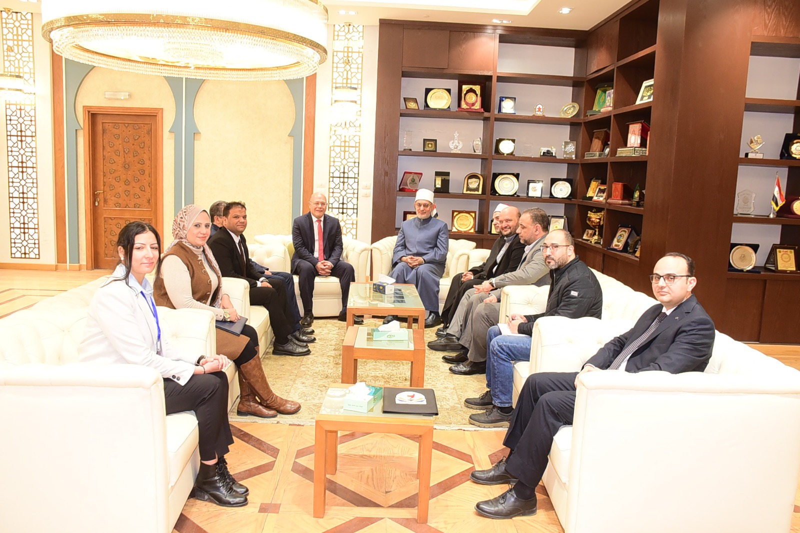 الدكتور نظير عياد في لقاء فكري مع الطلاب بحضور رئيس جامعة سوهاج في دار الإفتاء المصرية