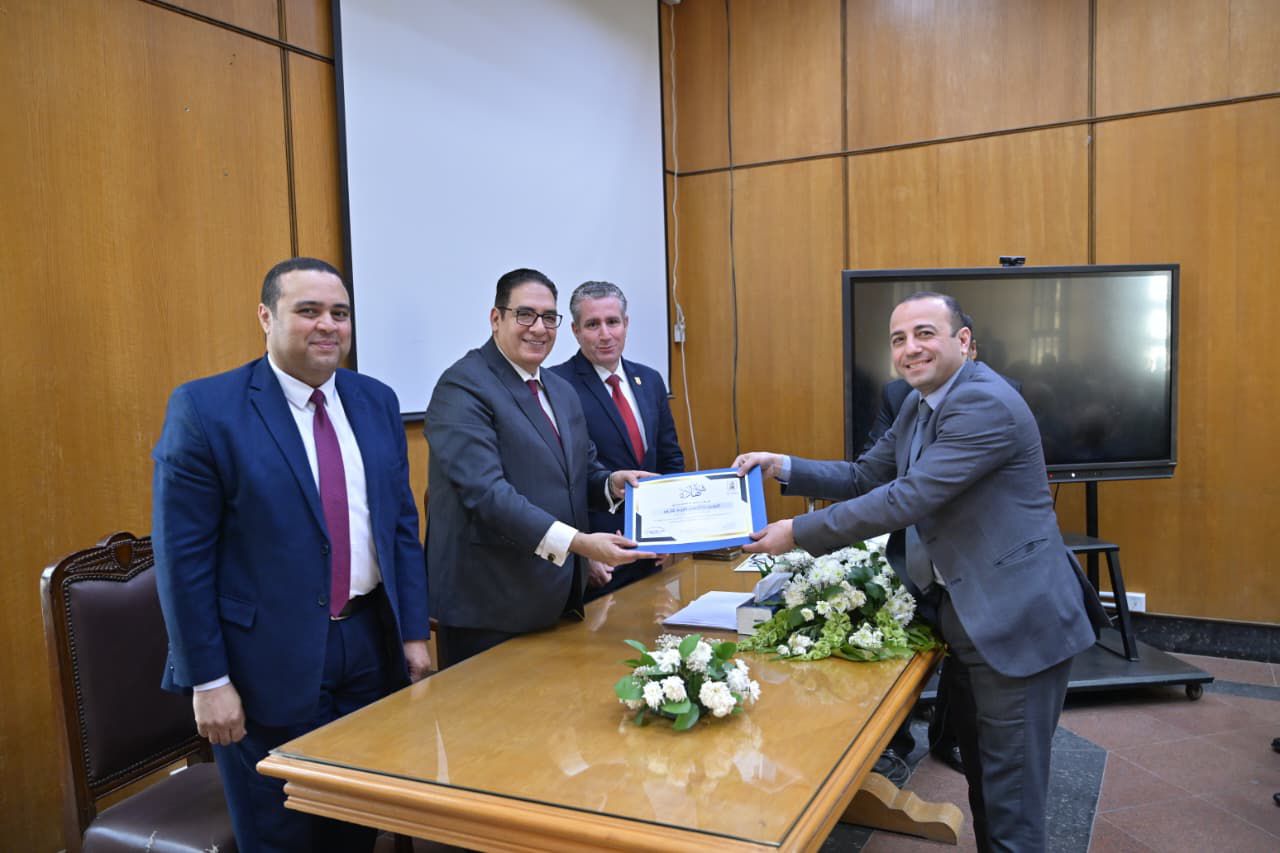 جامعة القاهرة تطلق برنامجًا موسعًا لتأهيل القيادات والكوادر الإدارية