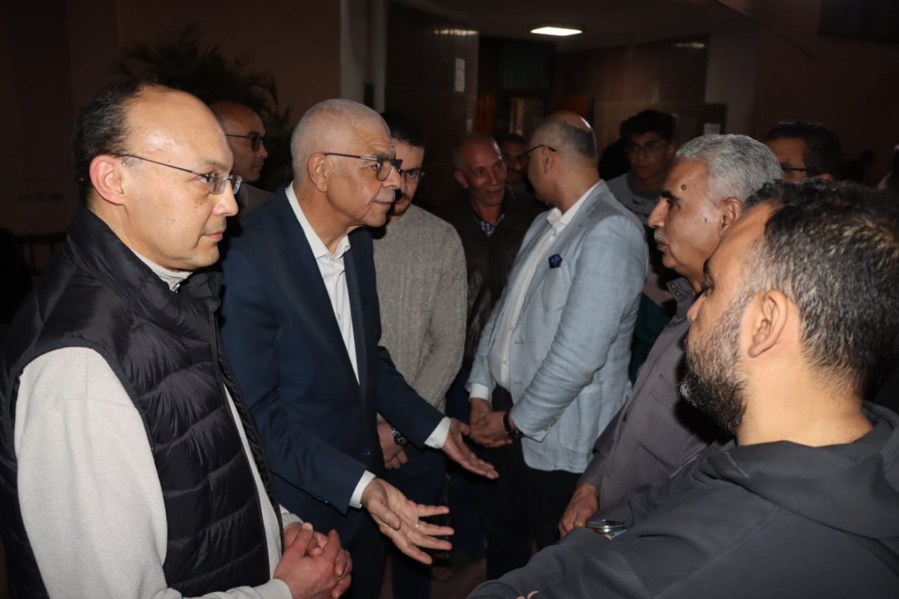 رئيس جامعة المنوفية يجرى جولة تفقدية ليلية بالمستشفيات الجامعية لمتابعة تقديم رعاية صحية متكاملة للمرضى