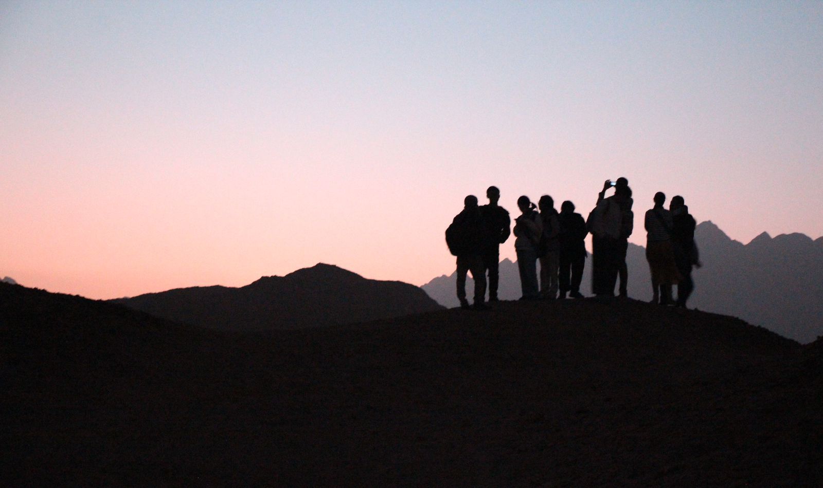 جامعة القاهرة تنظم مدرسة شتوية في الآثار لطلاب جامعة شنغهاي جياو تونج الصينية وتعزز شراكاتها الأكاديمية الدولية