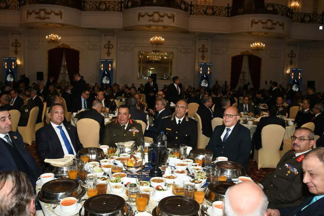 رئيس جامعة سوهاج يشارك في إفطار القوات المسلحة 