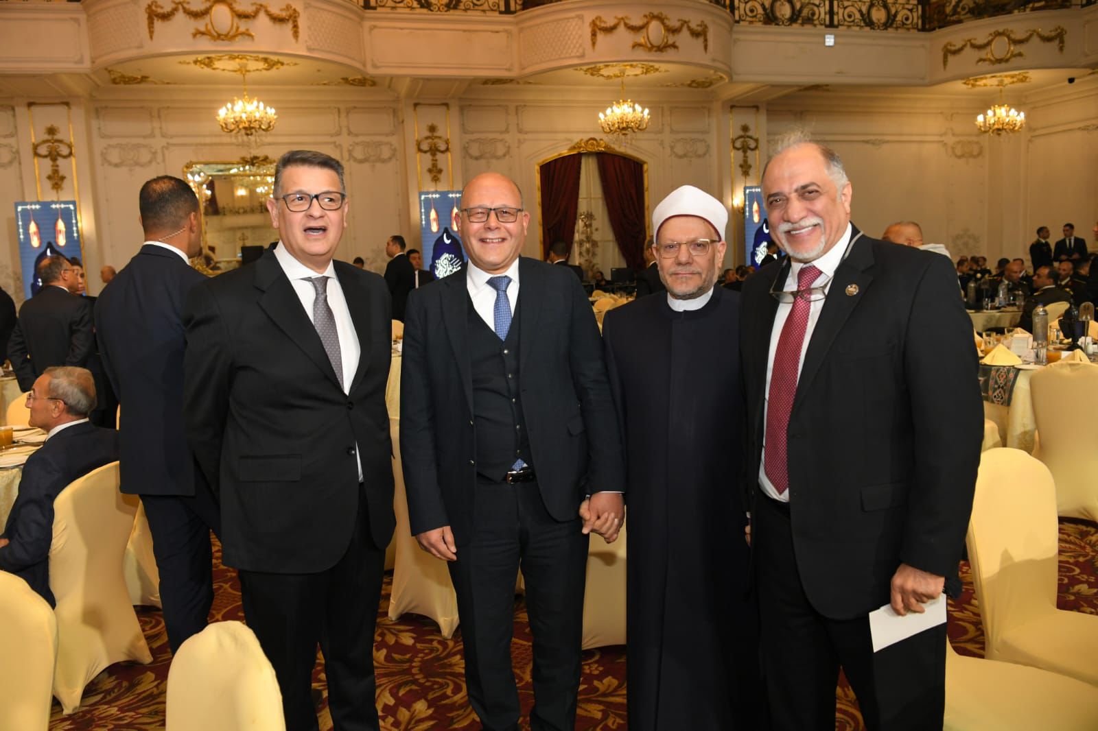 رئيس جامعة سوهاج يشارك في إفطار القوات المسلحة 