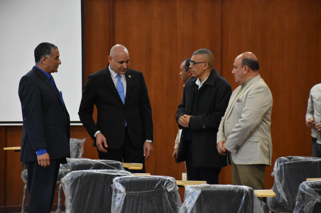 زيارة تفقدية مفاجئة داخل جامعة السادات قبل تشغيل كلية الهندسة