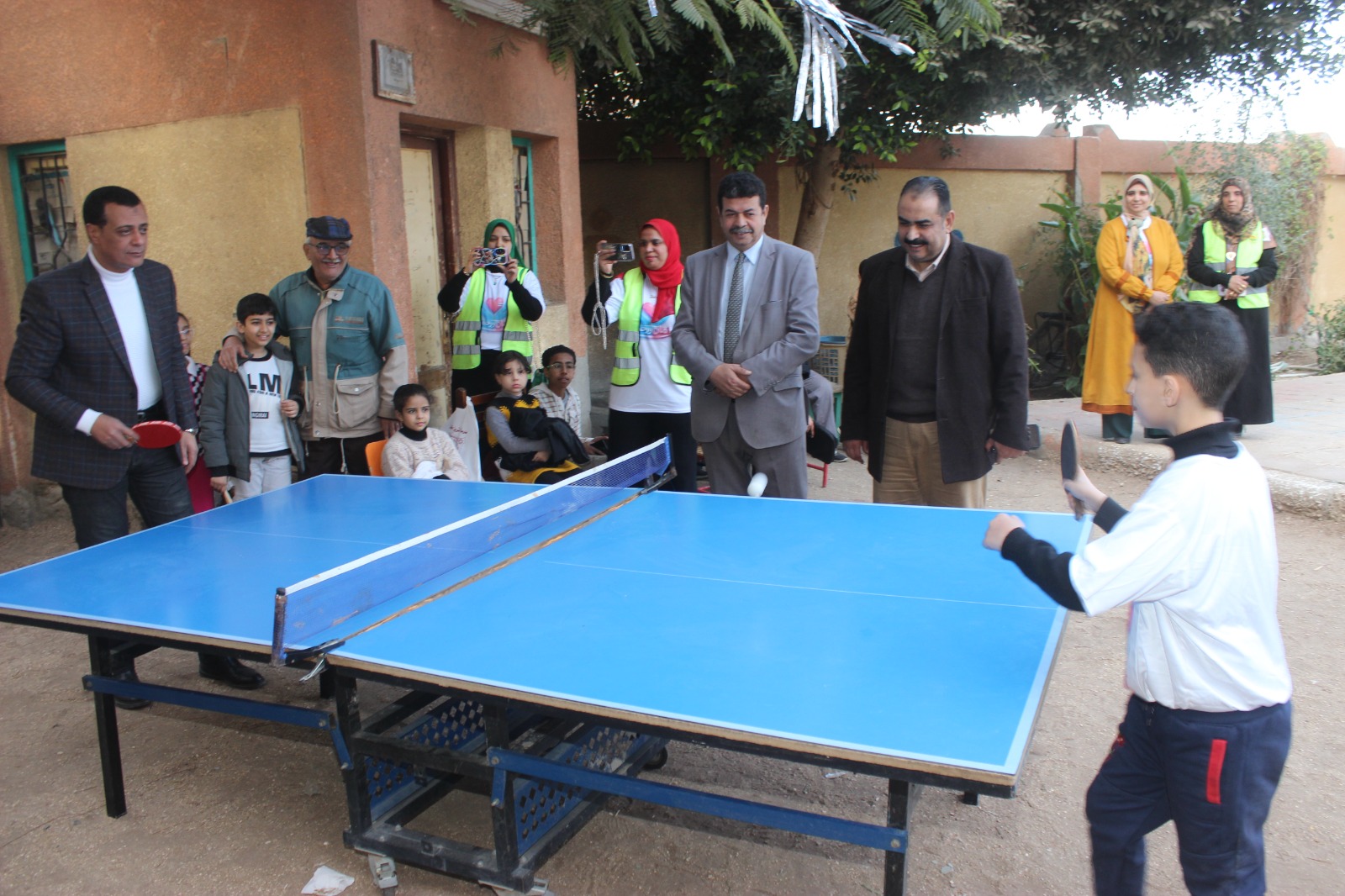 مدير تعليم سوهاج يقود مبادرة أمان ورحمة لتعزيز الأنشطة المدرسية