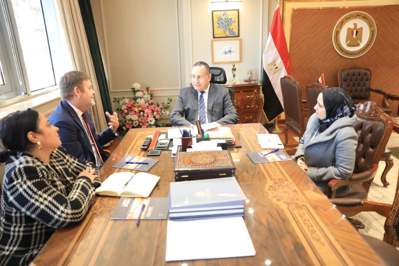 وزير التعليم العالي يبحث مع المجلس الثقافي البريطاني توسيع آفاق التعاون الأكاديمي والبحثي