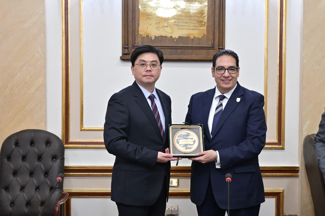 شراكة عالمية جديدة تقودها جامعة القاهرة مع جامعة بكين في برامج دولية متقدمة