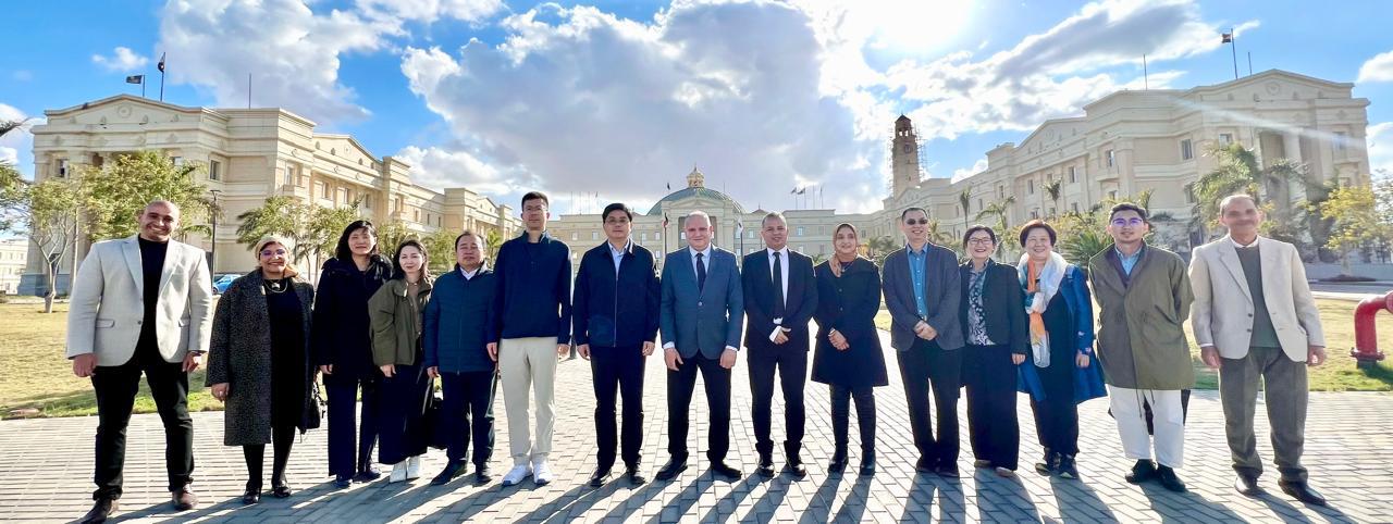 شراكة عالمية جديدة تقودها جامعة القاهرة مع جامعة بكين في برامج دولية متقدمة