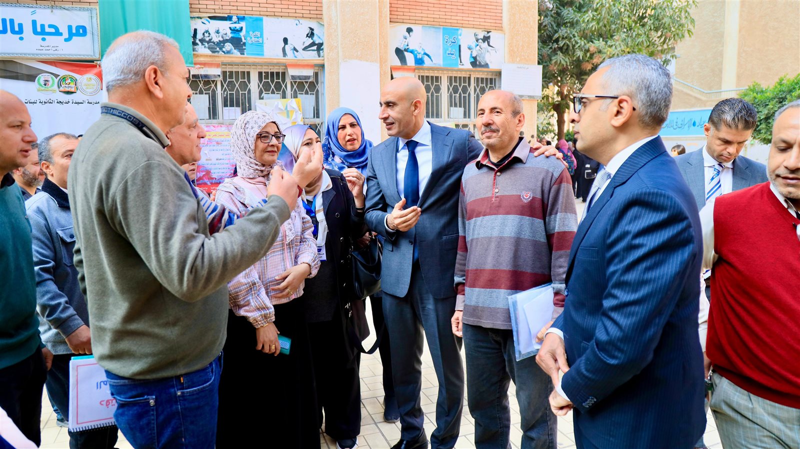 وزير التربية والتعليم يتفقد مدارس الشرقية ويشدد على تعلم البرمجة والذكاء الاصطناعي