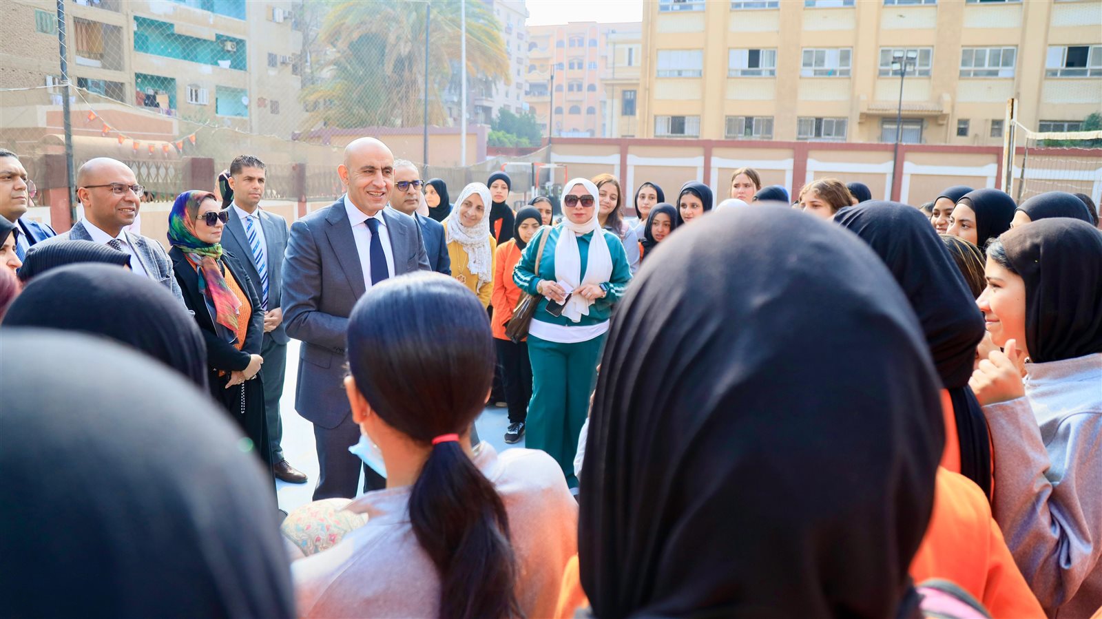 وزير التربية والتعليم يتفقد مدارس الشرقية ويشدد على تعلم البرمجة والذكاء الاصطناعي