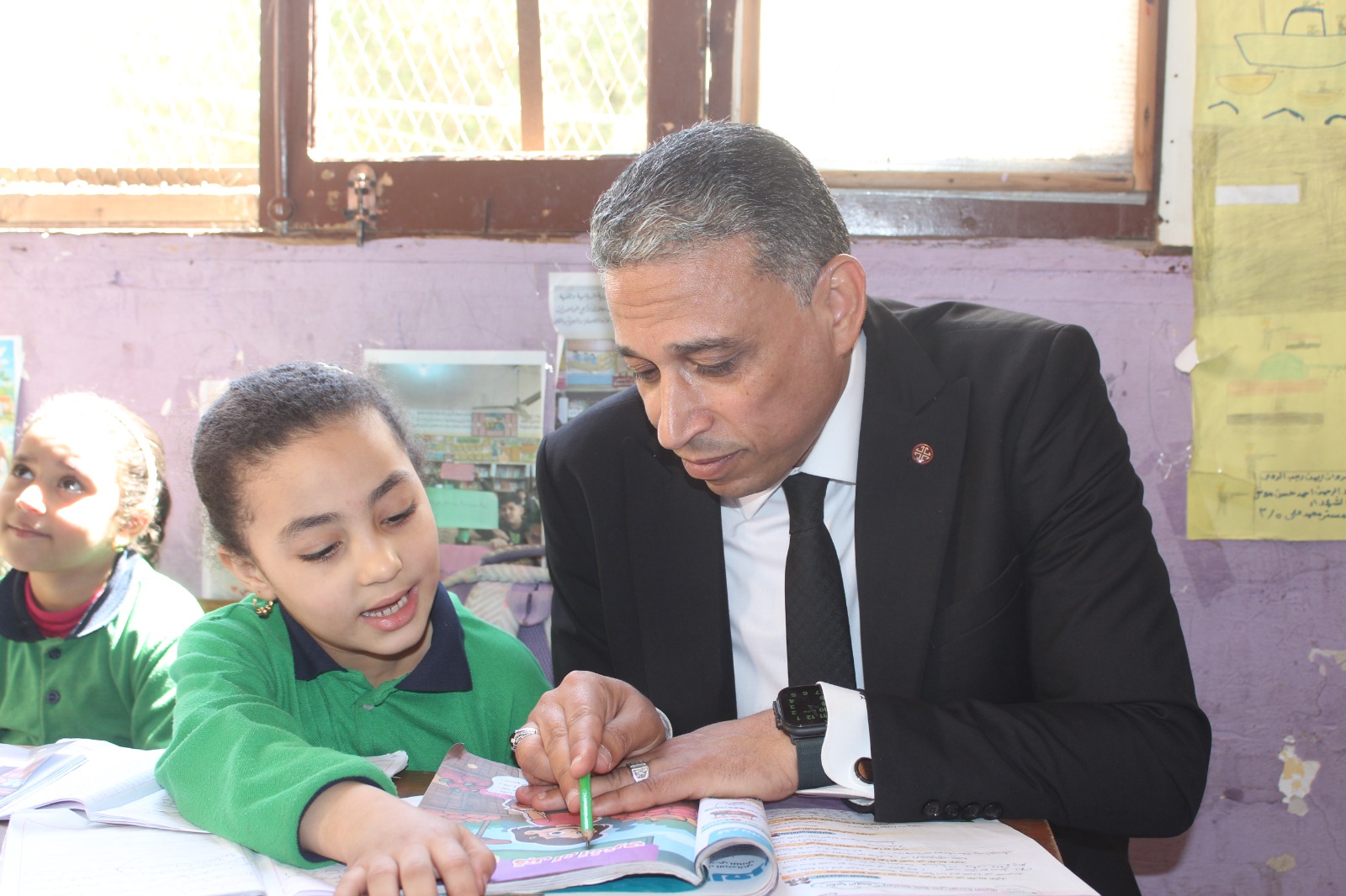 مدير تعليم الجيزة يجري جولة ميدانية مفاجئة في مدارس الشيخ زايد وكرداسة