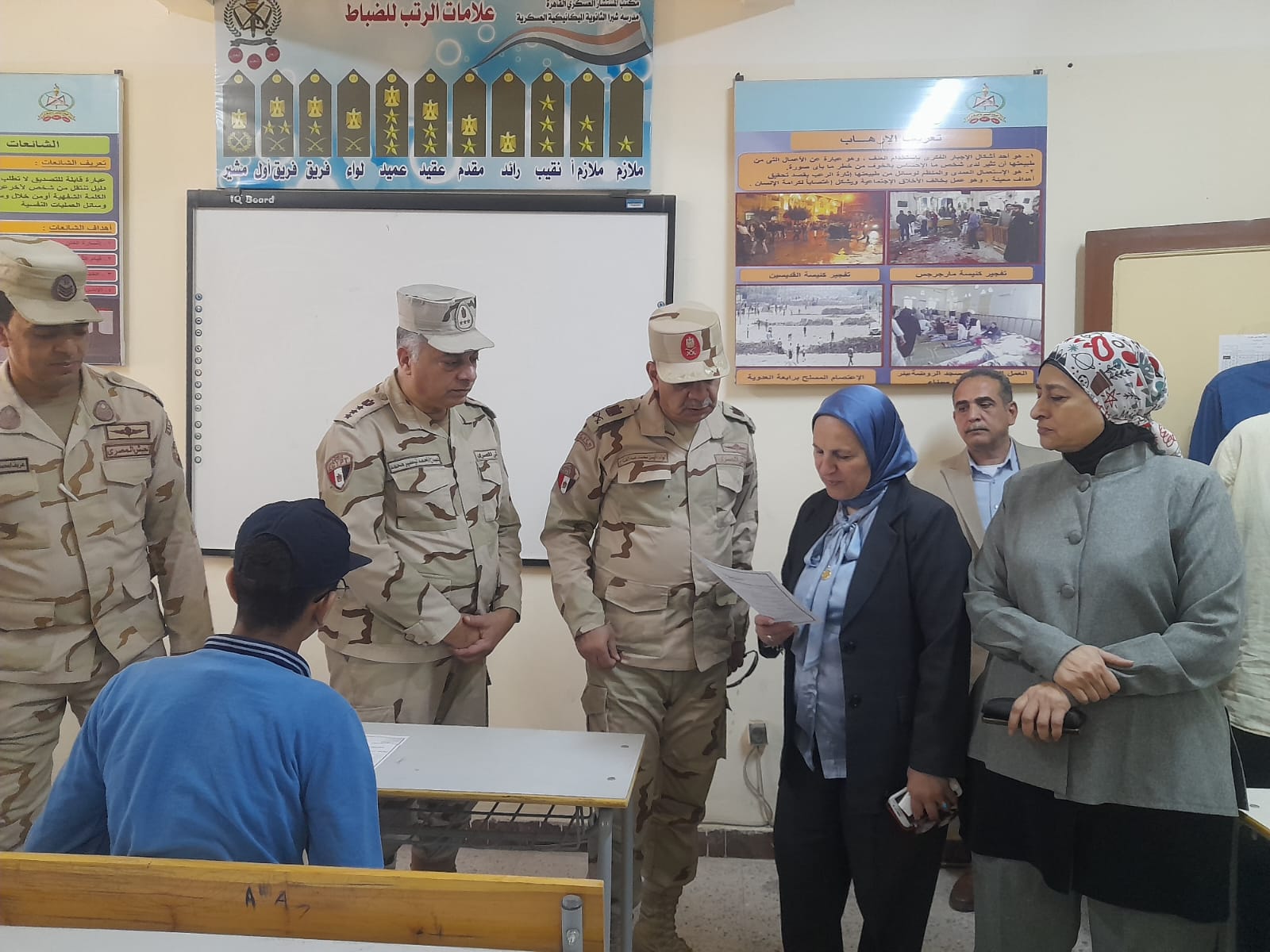 مدير تعليم القاهرة تواصل جولاتها بإدارة الساحل التعليمية