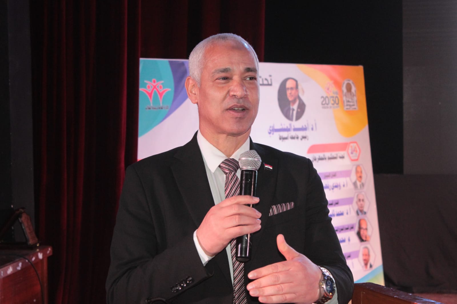 الدكتور أحمد عبد المولى نائب رئيس جامعة أسيوط لشئون التعليم والطلاب