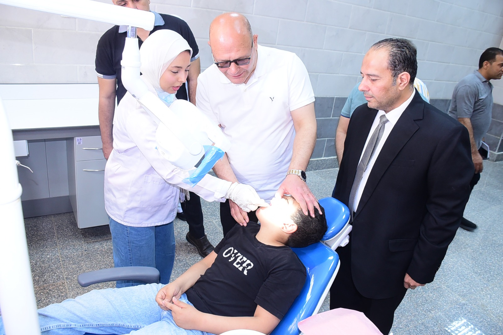 جامعة سوهاج تقدم طفرة في زراعة الأسنان بجودة متميزة داخل مستشفى طب وجراحة الفم والأسنان