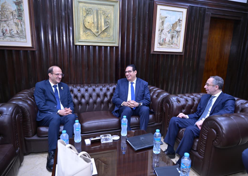 انطلاق أسبوع نماذج محاكاة المنظمات الدولية بكلية الاقتصاد والعلوم السياسية بجامعة القاهرة بالتعاون مع وزارتي الخارجية والتعليم العالي