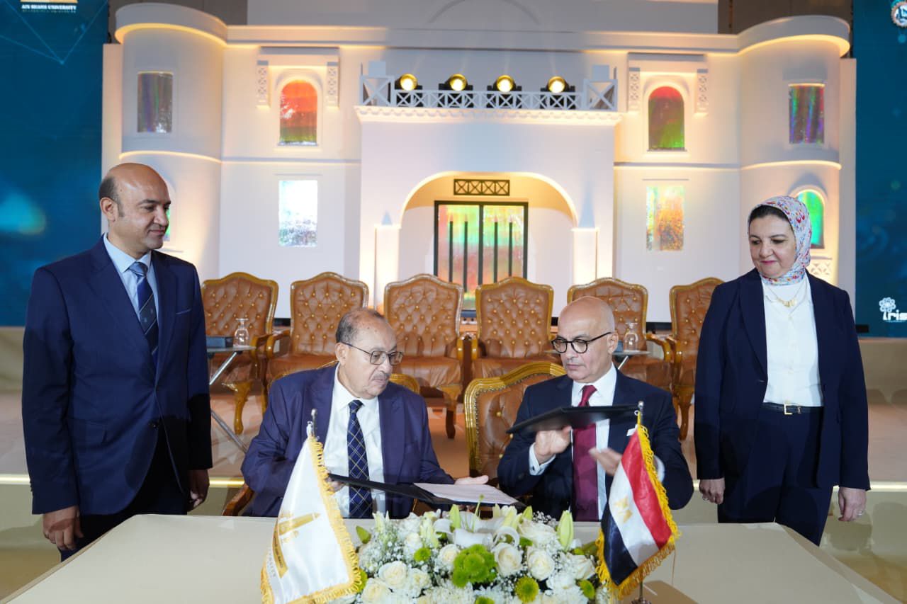 جامعة عين شمس تبرم اتفاقًا مع جامعة أنجليا روسكين لإطلاق برنامج MBA في إدارة الرعاية الصحية