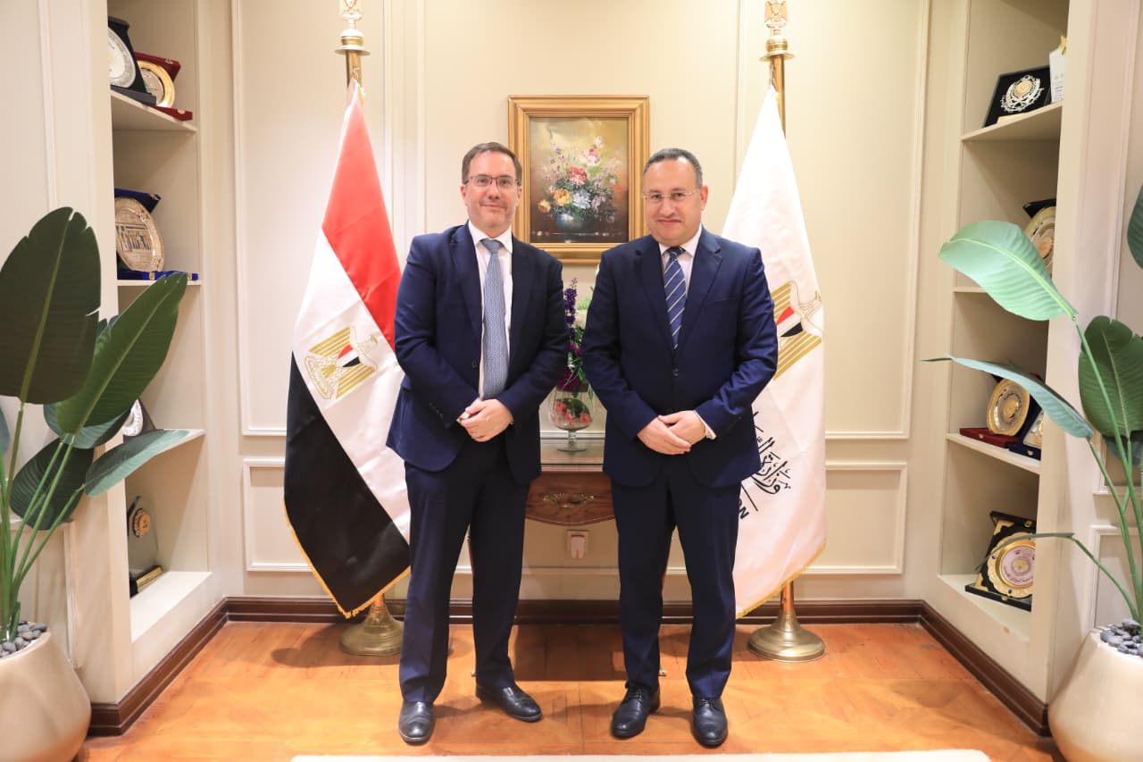 وزير التعليم العالي يبحث مع السفير البريطاني سبل تعزيز التعاون المشترك بين البلدين 