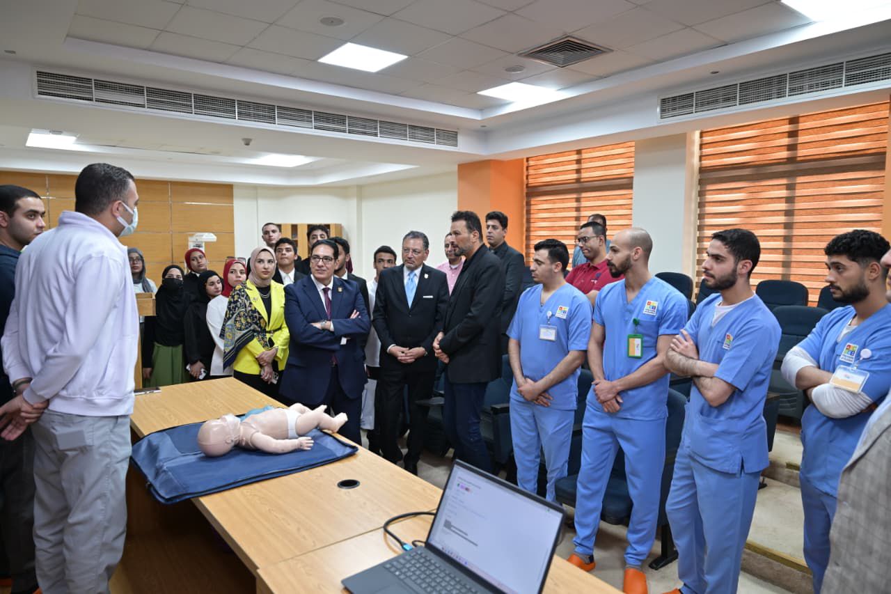 جامعة القاهرة تدعم مستشفى الناس عبر منصة أثر والعمل التطوعي