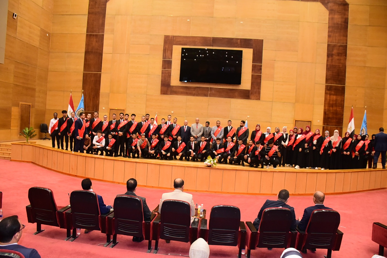 جامعة سوهاج تفتح آفاق القضاء الدستوري بندوة رفيعة المستوى