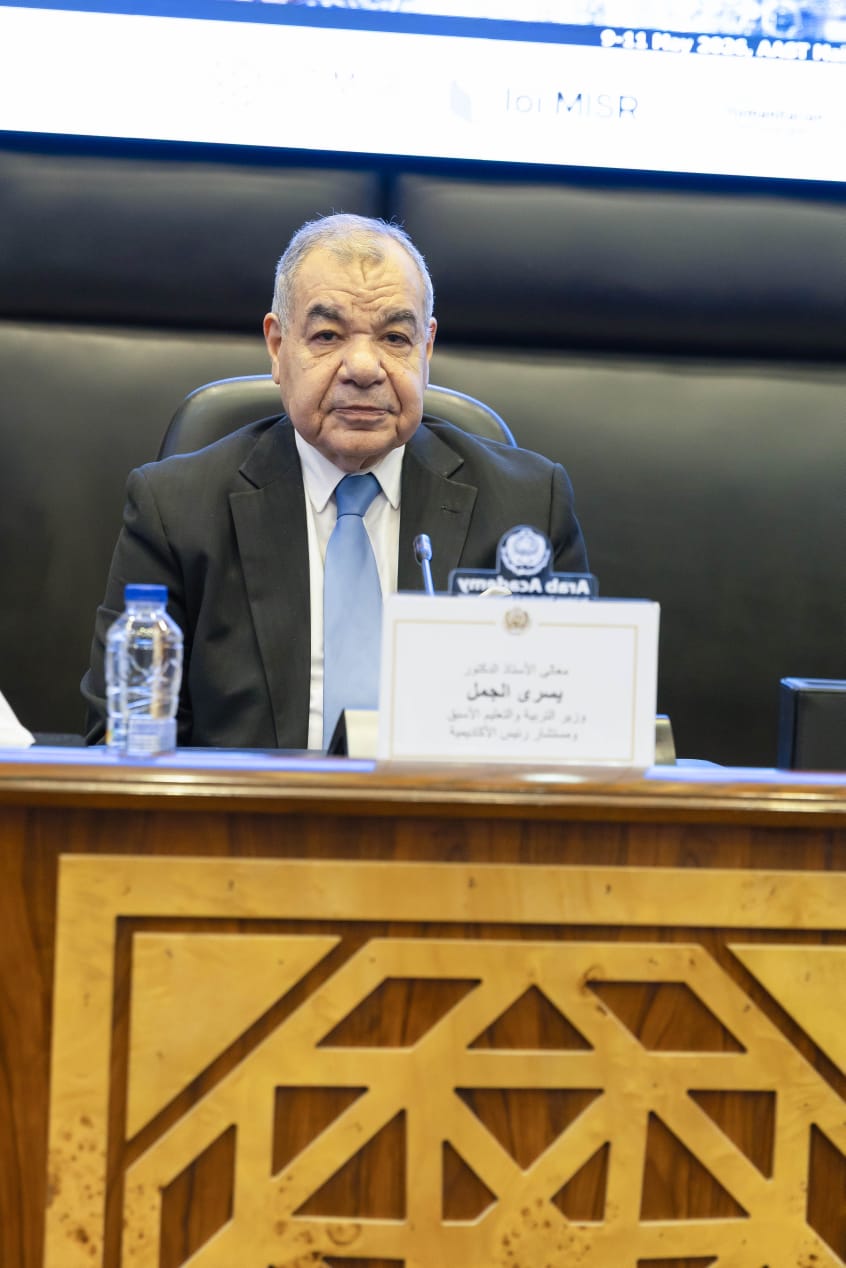 الدكتور يسري الجمل وزير التربية والتعليم الأسبق ومستشار رئيس الأكاديمية