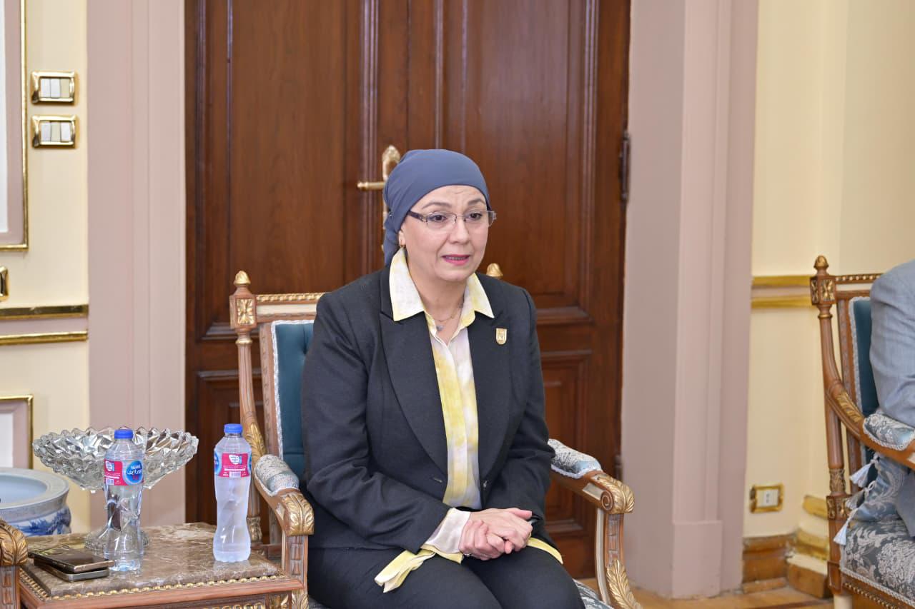 الدكتورة صفاء معينز الأستاذ بكلية الطب جامعة الأزهر