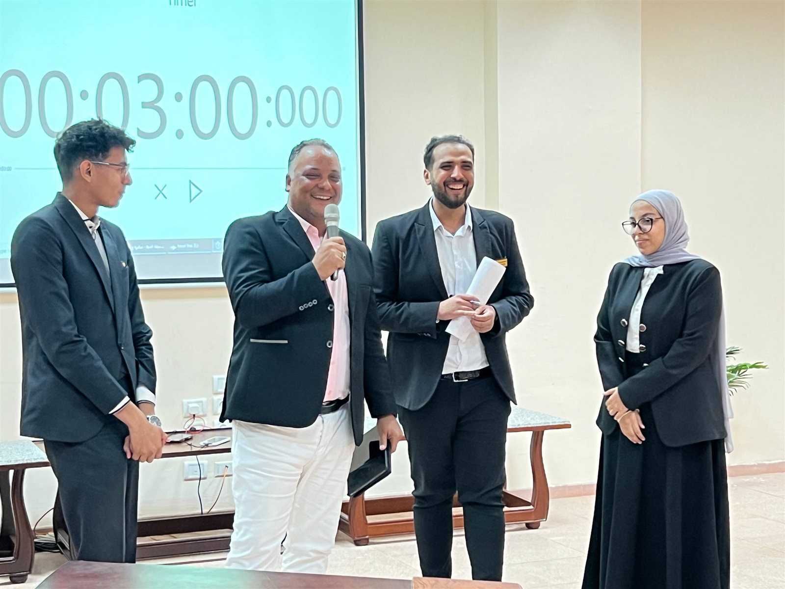 رئيس جامعة سوهاج الأهلية يُتوج كلية الهندسة بلقب الموسم الأول من مسابقة العباقرة
