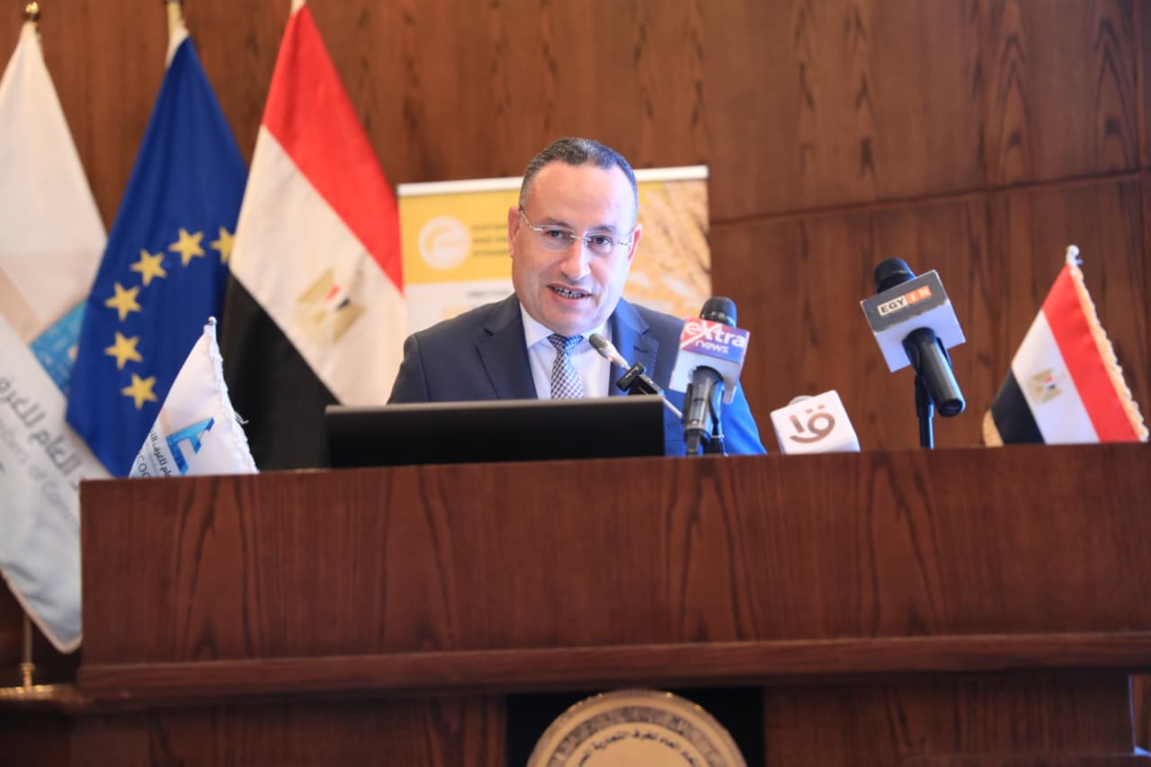 الدكتور عبدالعزيز قنصوة وزير التعليم العالى 
