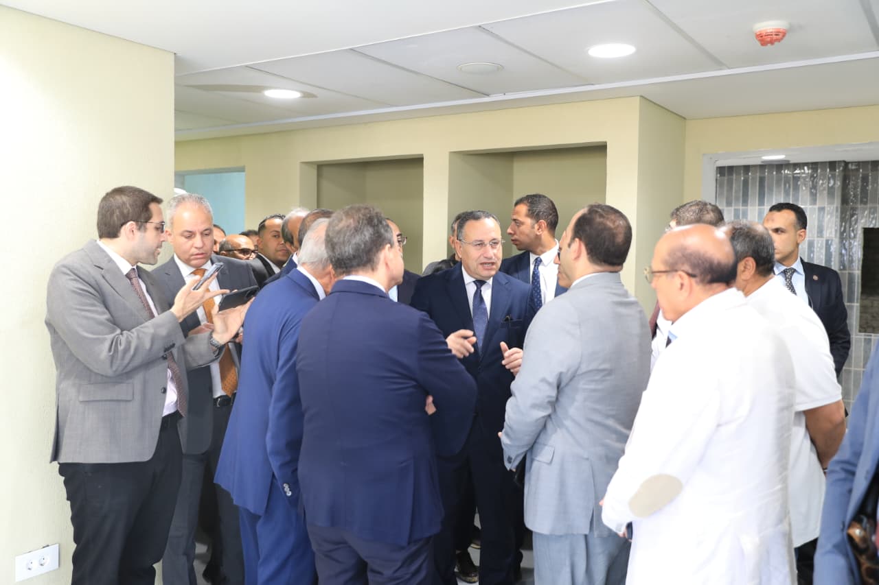 وزير التعليم العالى يتابع حلم الجامعة الأهلية الفرنسية الجديدة بالشروق