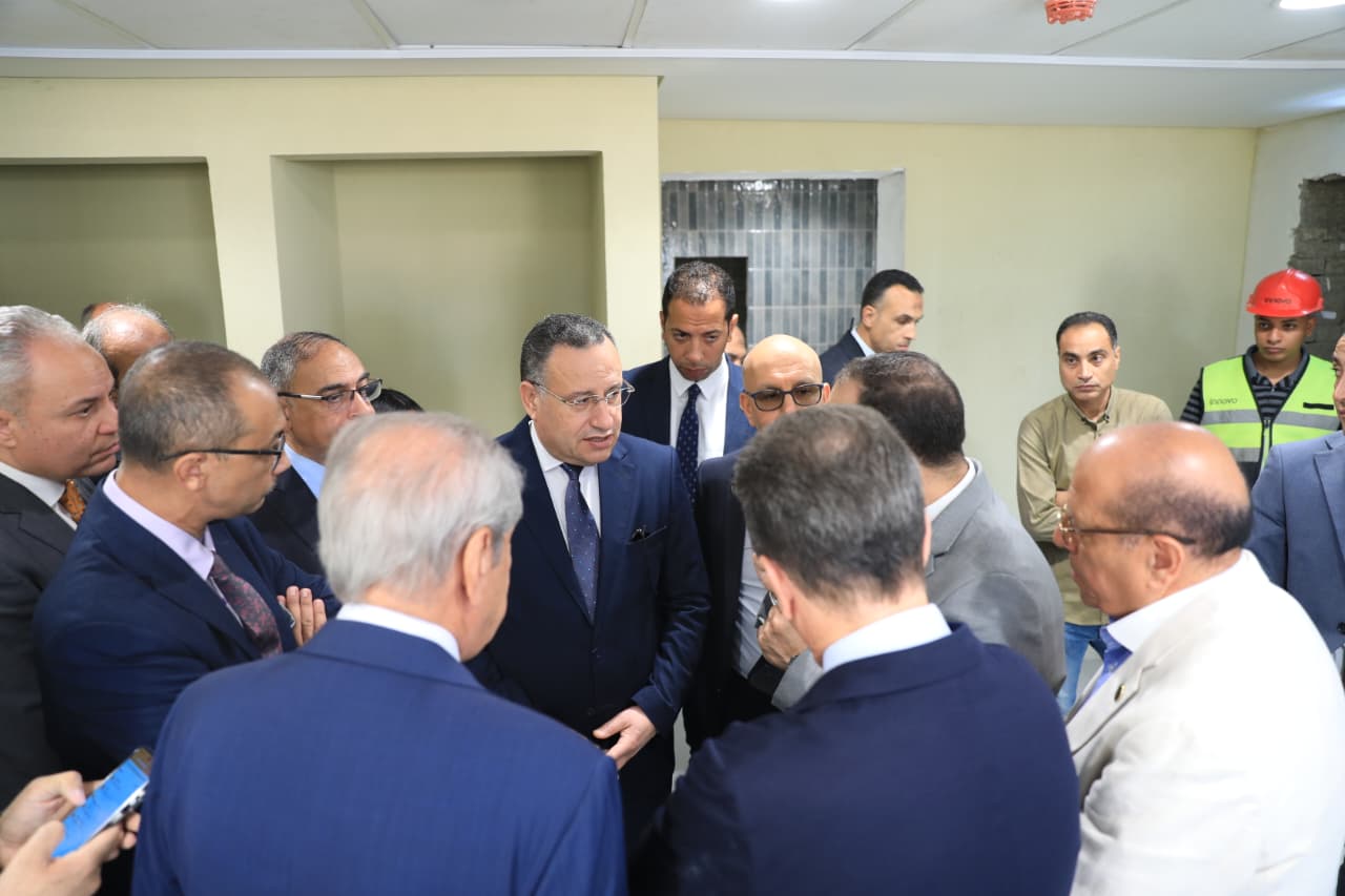 وزير التعليم العالى يتابع حلم الجامعة الأهلية الفرنسية الجديدة بالشروق