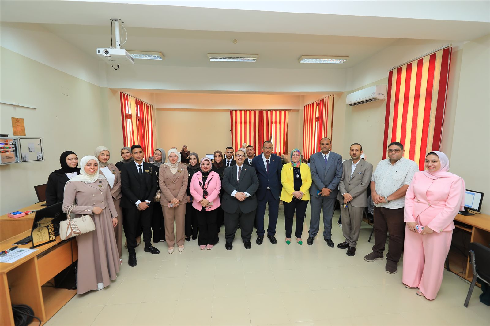 جامعة كفر الشيخ تشهد مشروعًا طلابيًا مبتكرًا يدعم التحول الأخضر وخفض الانبعاثات الكربونية