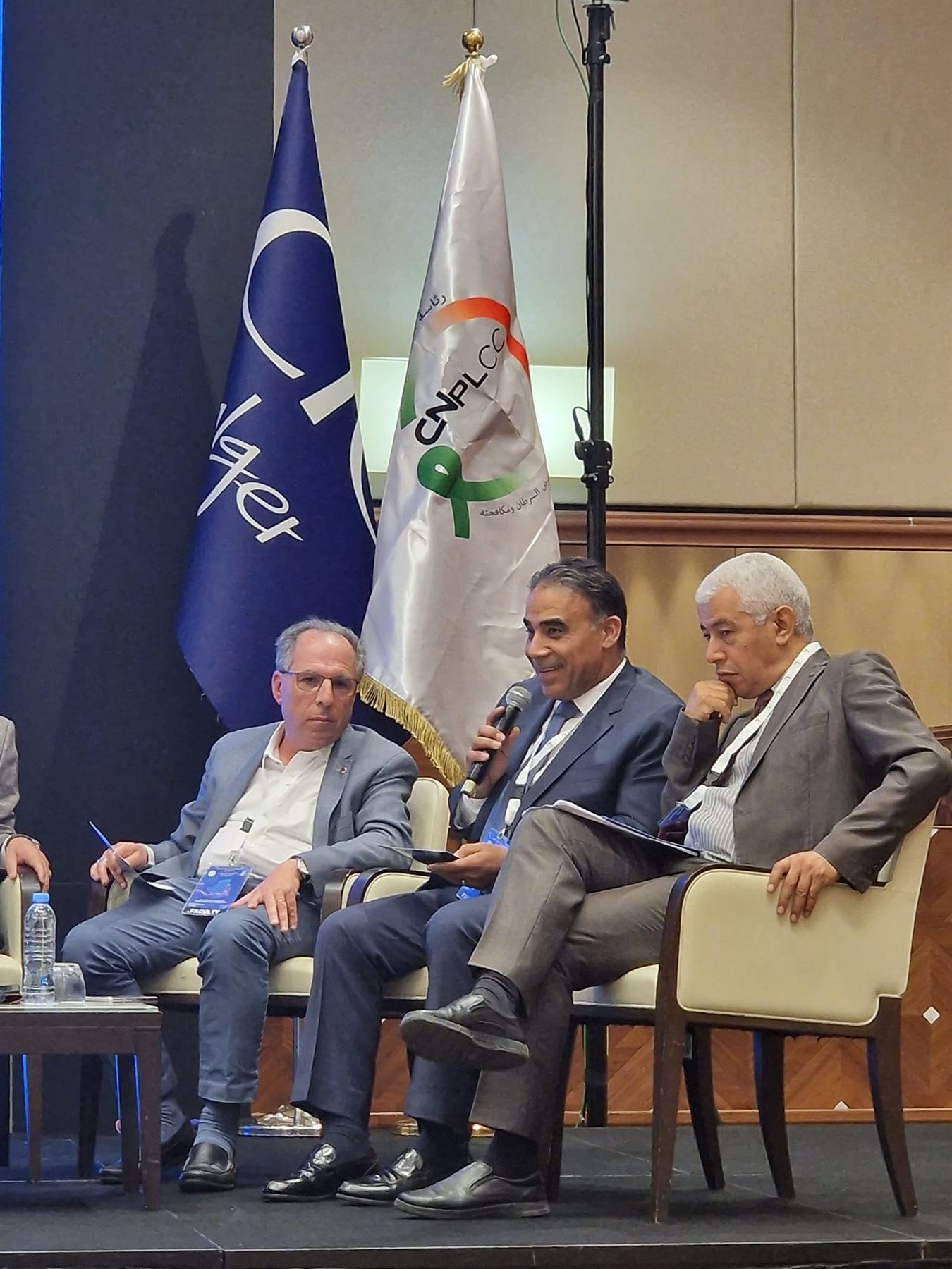 الدكتور هشام الغزالي رئيس مبادرة صحة المرأة والجمعية المصرية للسرطان ومركز MASRI بجامعة عين شمس