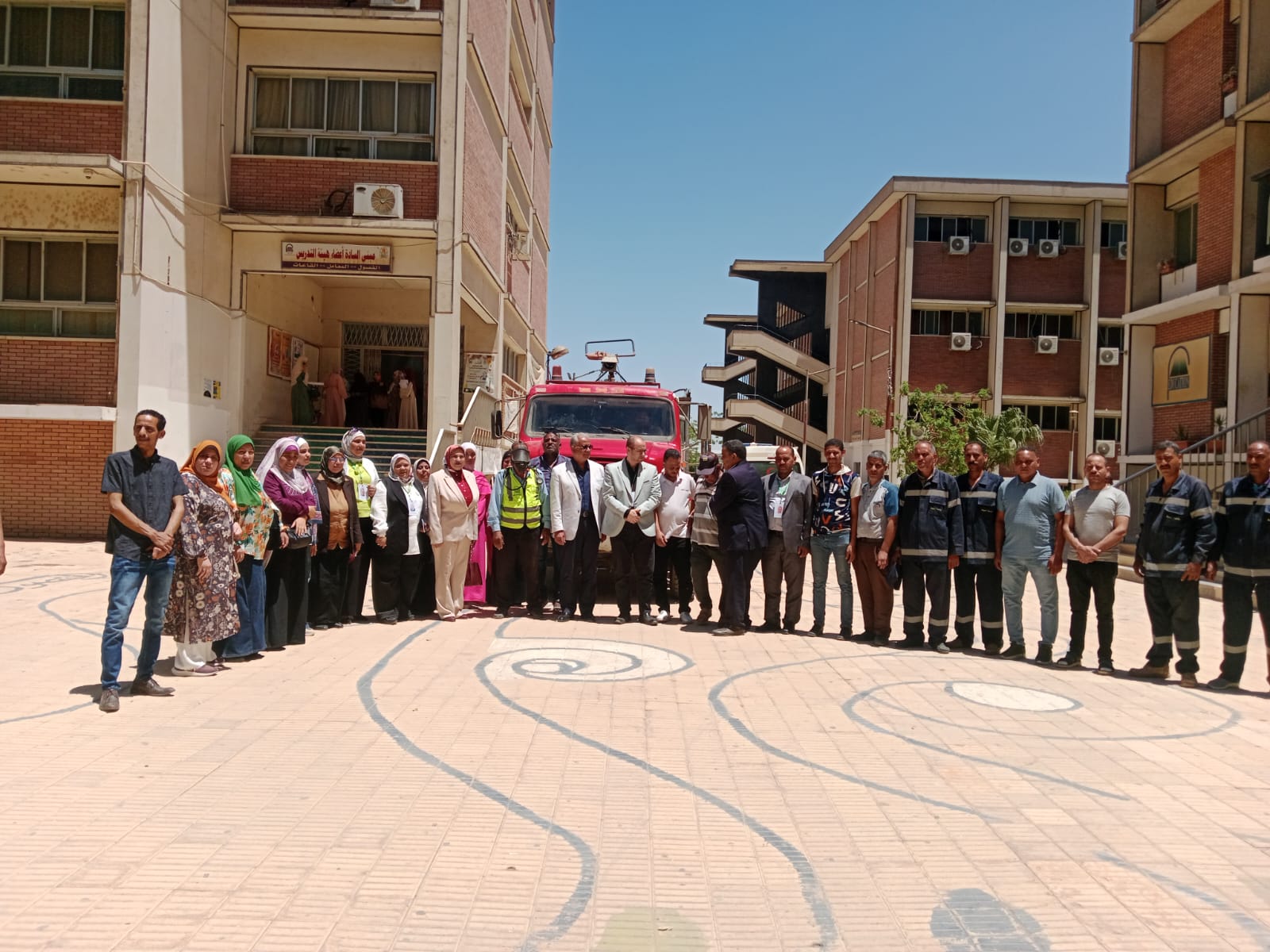 جامعة أسيوط تعزز ثقافة السلامة بخطة إخلاء وتدريب عملي داخل كلية التربية