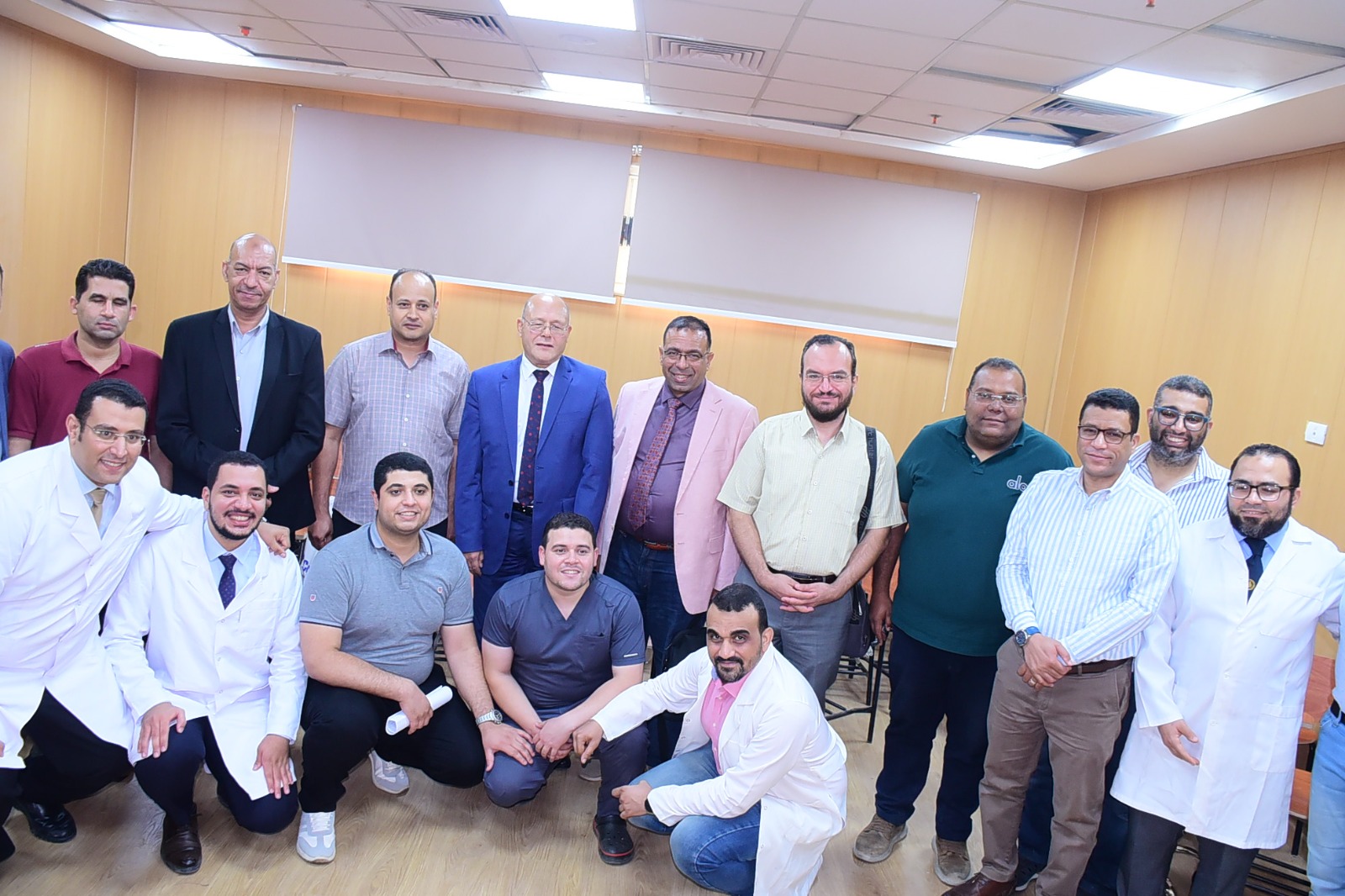 رئيس جامعة سوهاج يقود تقييم الدراسات العليا بجراحة العظام والكسور بكلية الطب