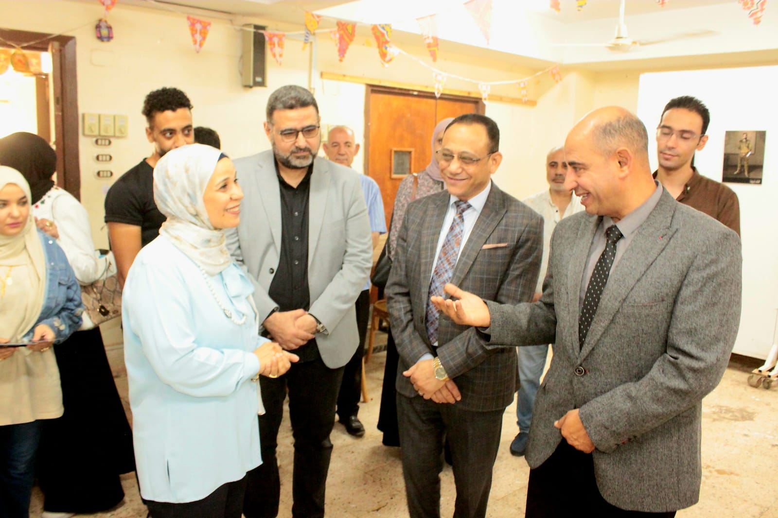 معرض تريافوجا يكشف جماليات السينوغرافيا في فنون جامعة أسيوط
