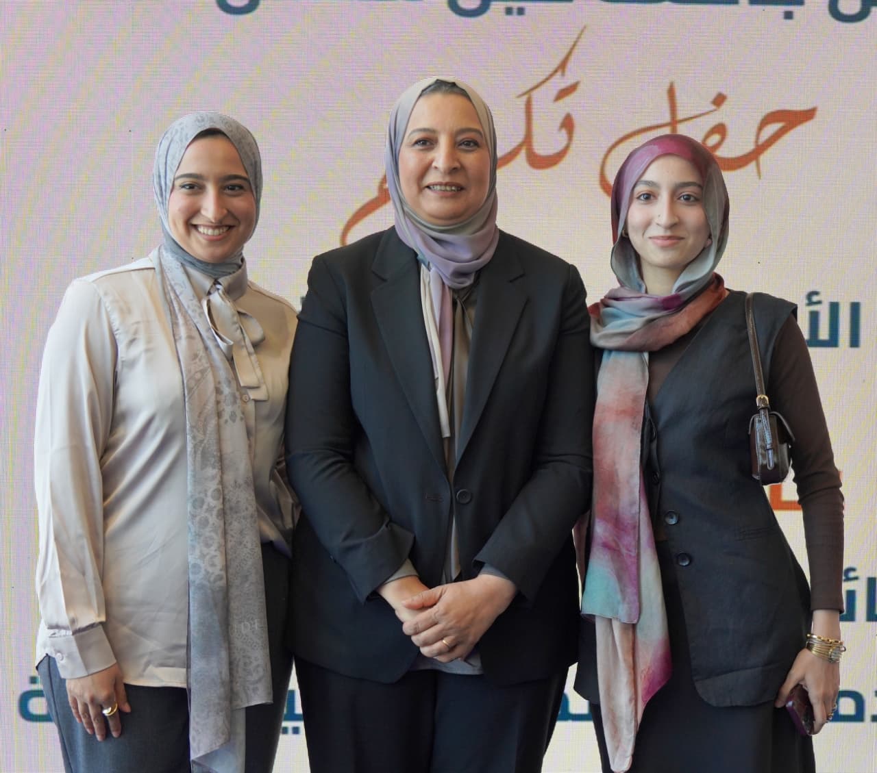 الدكتورة غادة فاروق وسط العائلة