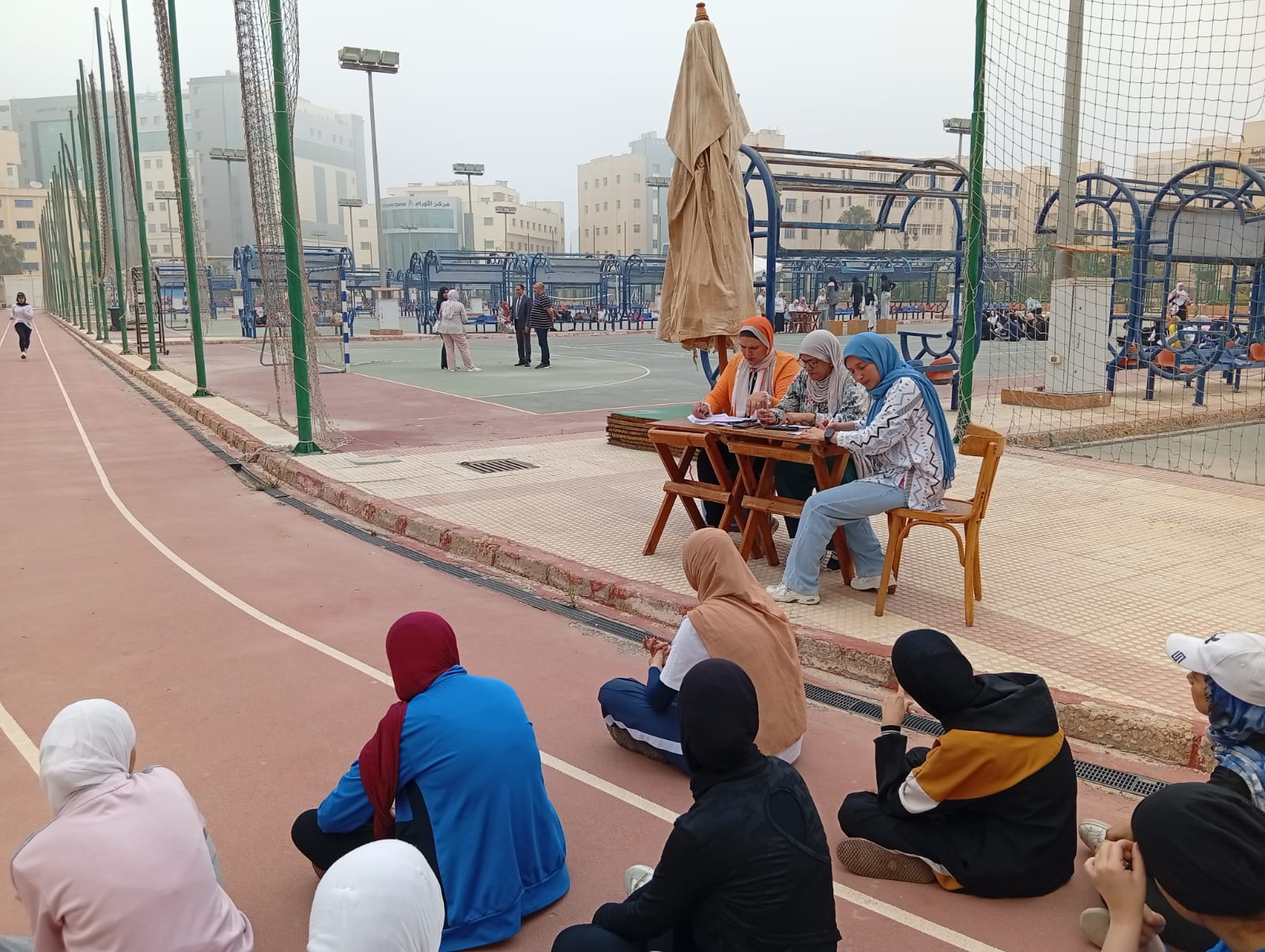 رئيس جامعة كفر الشيخ يستقبل لجنة المجلس الأعلى للجامعات لمتابعة اختبارات القدرات بكلية علوم الرياضة 