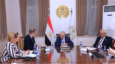 طارق شوقى يكشف تفاصیل منظومة بناء الأسئلة للامتحانات الإلكترونیة