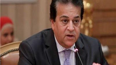 وزير التعليم العالى يستعرض تقرير حول أداء جامعة الدلتا التكنولوجية