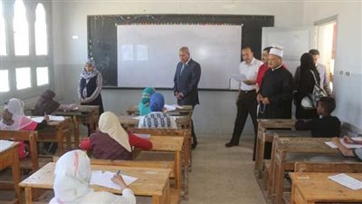 التعليم: الحرمان عامين من الامتحانات عقوبة تصوير الأسئلة والأجوبة ونشرها على مواقع التواصل الاجتماعى 