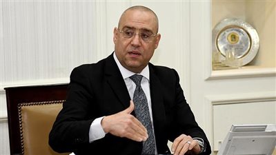 وزير الإسكان يتفقد مشروع 