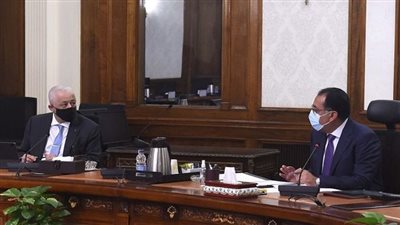 مصطفى مدبولي يتابع موقف تطبيق منظومة التسجيل المسبق للشحنات