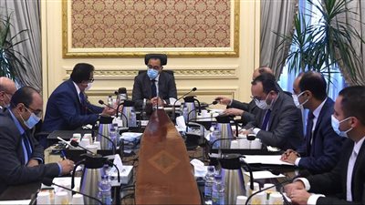 رئيس الوزراء يتابع مع عبدالغفار جهود جامعة النيل في خدمة النشر الدولي