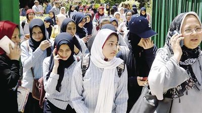 كيفية آداء طلاب الصفين الاول والثانى الثانوى فى امتحانات الترمين؟ التعليم تجيب