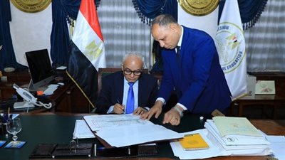 وزير التربية والتعليم يكشف عن منهج الثانوية العامة وشكل الورقة الإمتحانية