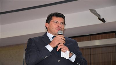 عاجل.. أشرف صبحي يكشف حقيقة إقالة اتحاد الكرة وفيتوريا 