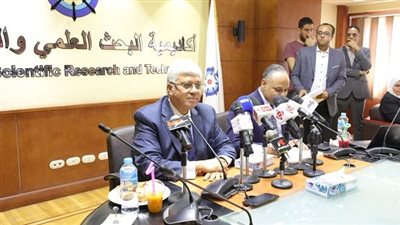 ايمن عاشور يلتقي رئيس مجلس أمناء مؤسسة صناع الخير لبحث التعاون المشترك